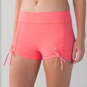 Lululemon Liberty Short Grapefruit/Bleached Coral size 6